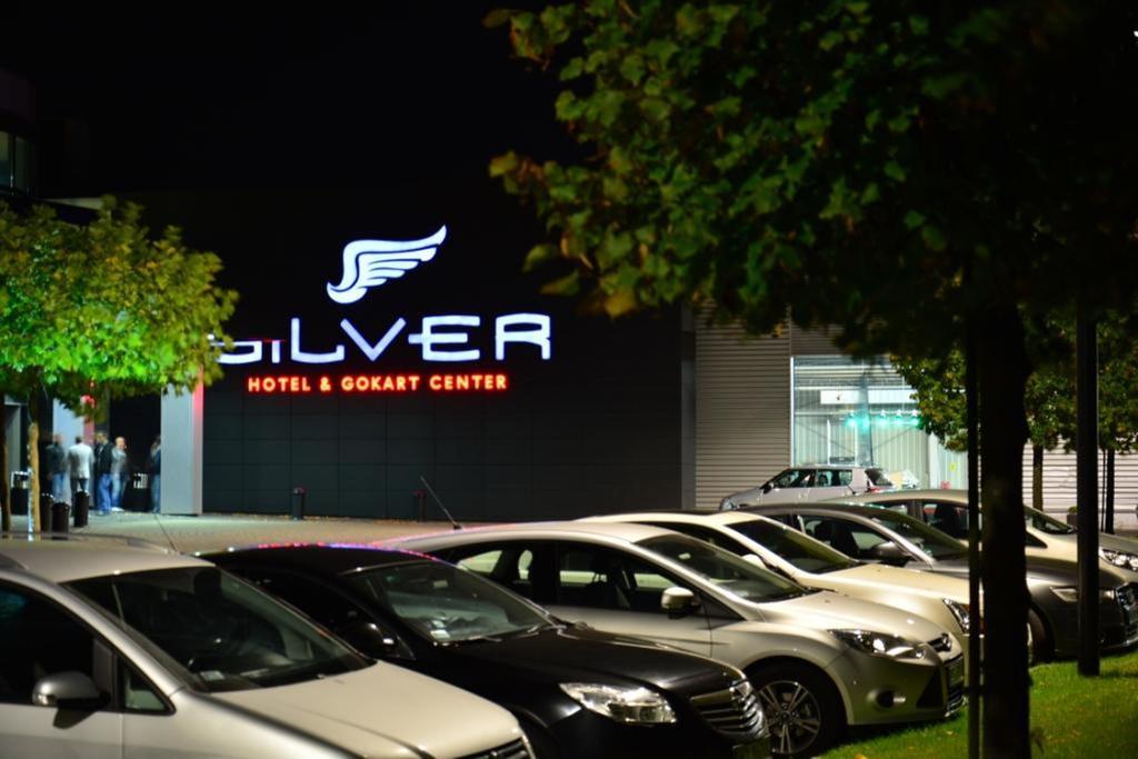Silver Hotel & Gokart Center Szczecin Bagian luar foto